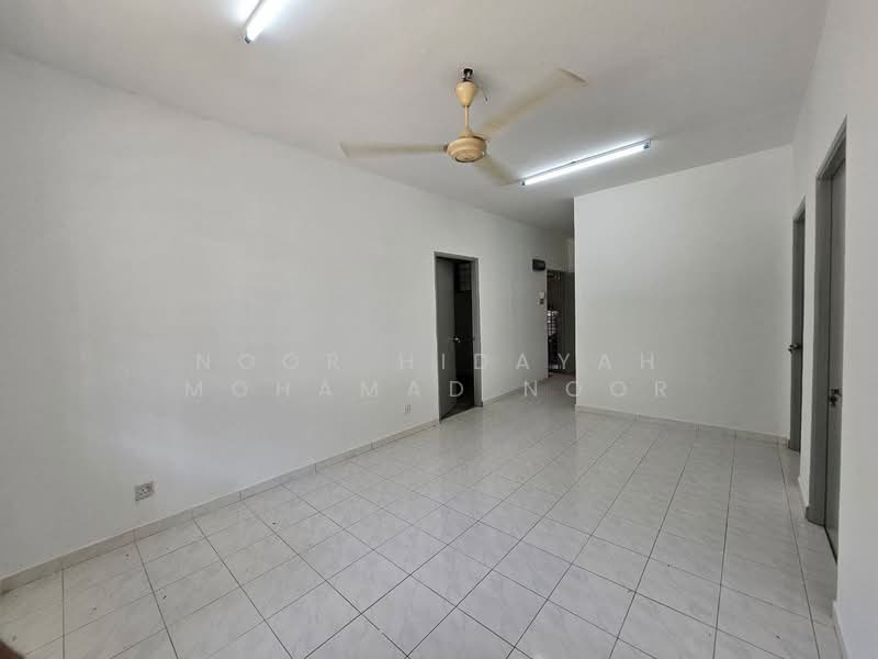 Apartment for Sale at Siantan Apartment - Noor Hidayah Mohamad Noor - Living Room - PropertyGuru.com.my