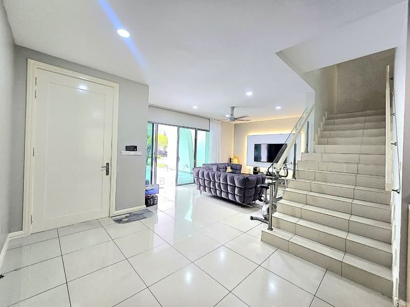 2-storey Terraced House for Sale in Cyberjaya (Selangor) - Mohd Aizat Saiful Bahri - Living Room - PropertyGuru.com.my