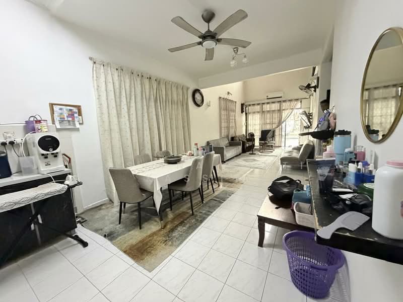 1.5-storey Terraced House for Sale in Taman Pelangi Indah (Ulu Tiram) - Roslina Binti Kassim - Living Room - PropertyGuru.com.my