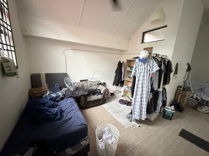 1.5-storey Terraced House for Sale in Taman Pelangi Indah (Ulu Tiram) - Roslina Binti Kassim - Bedroom - PropertyGuru.com.my