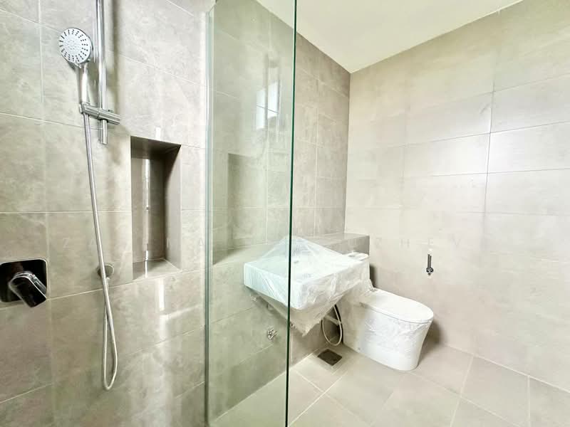 Semi-Detached House for Sale in Telok Panglima Garang (Selangor) - Zarema Kulbuzheva - Bathroom - PropertyGuru.com.my