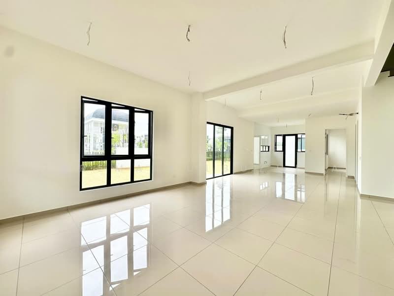 Semi-Detached House for Sale in Telok Panglima Garang (Selangor) - Zarema Kulbuzheva - Living Room - PropertyGuru.com.my