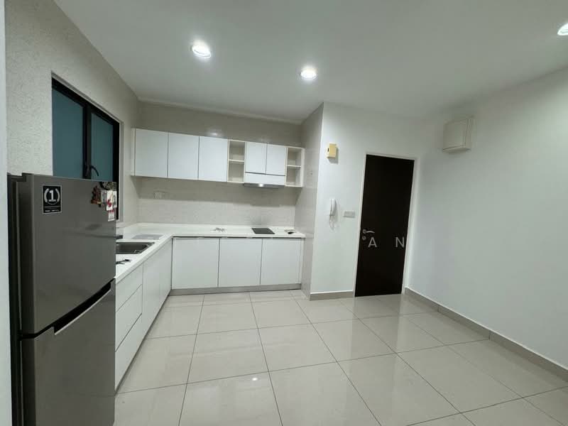 Servis Apartment untuk Dijual di Hedgeford 10 Residences - Steffi Chan - Kitchen - PropertyGuru.com.my