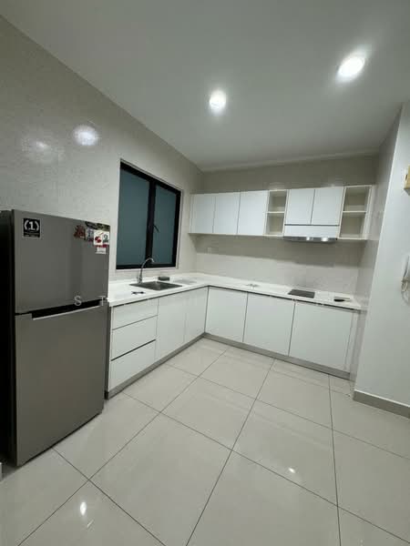 Servis Apartment untuk Dijual di Hedgeford 10 Residences - Steffi Chan - Kitchen - PropertyGuru.com.my
