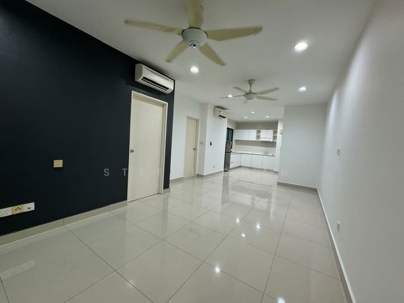 Servis Apartment untuk Dijual di Hedgeford 10 Residences - Steffi Chan - Living Room - PropertyGuru.com.my