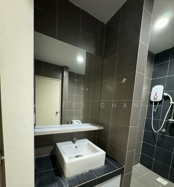 Servis Apartment untuk Dijual di Hedgeford 10 Residences - Steffi Chan - Bathroom - PropertyGuru.com.my
