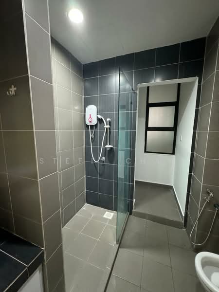 Servis Apartment untuk Dijual di Hedgeford 10 Residences - Steffi Chan - Bathroom - PropertyGuru.com.my
