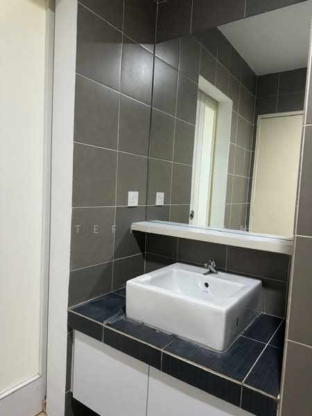 Servis Apartment untuk Dijual di Hedgeford 10 Residences - Steffi Chan - Bathroom - PropertyGuru.com.my
