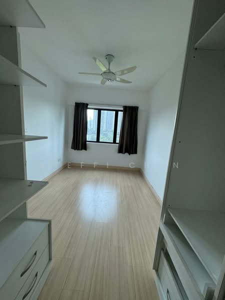 Servis Apartment untuk Dijual di Hedgeford 10 Residences - Steffi Chan - Bedroom - PropertyGuru.com.my