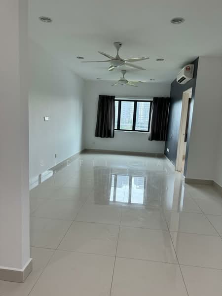 Servis Apartment untuk Dijual di Hedgeford 10 Residences - Steffi Chan - Living Room - PropertyGuru.com.my
