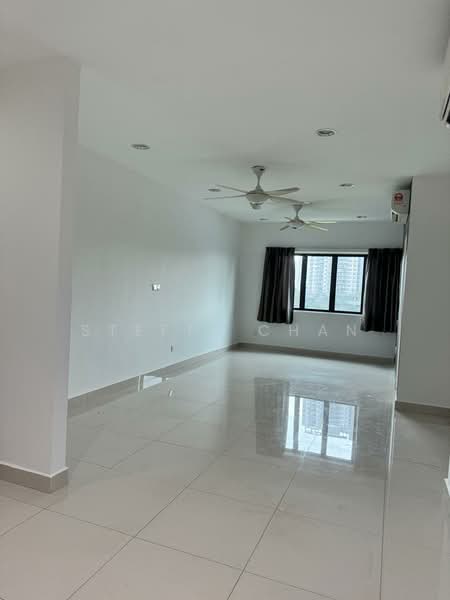 Servis Apartment untuk Dijual di Hedgeford 10 Residences - Steffi Chan - Living Room - PropertyGuru.com.my