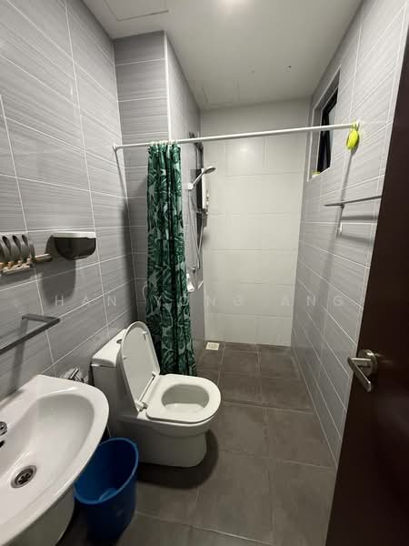 Service Residence for Rent at Sky Oasis Residence (Pangsapuri Oasis 1) - Han Yong Ang - Bathroom - PropertyGuru.com.my