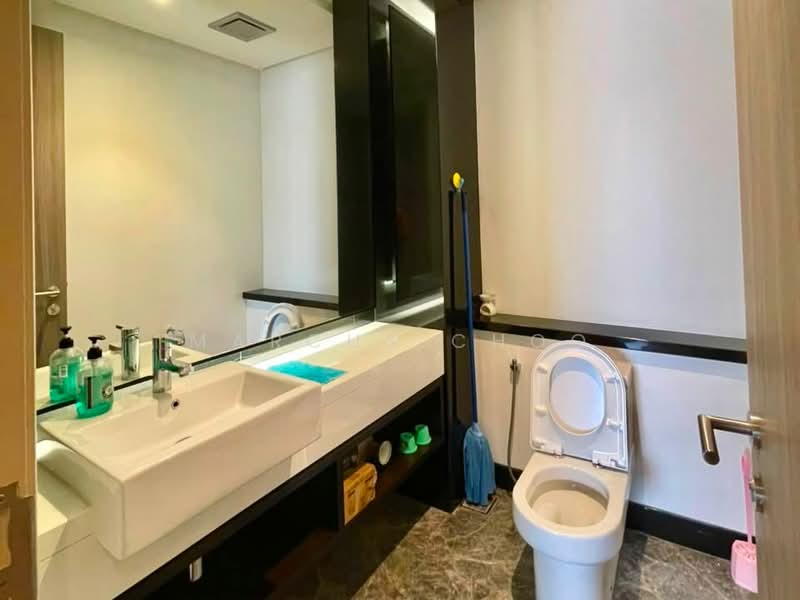 Service Residence for Rent at Straits Quay (The Suites at Waterside) - Marcus Choo - Bathroom - PropertyGuru.com.my