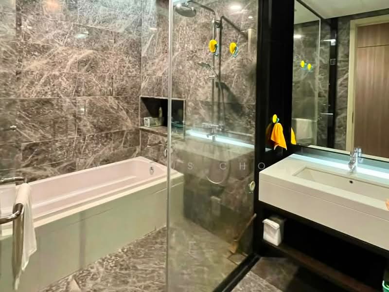 Service Residence for Rent at Straits Quay (The Suites at Waterside) - Marcus Choo - Bathroom - PropertyGuru.com.my