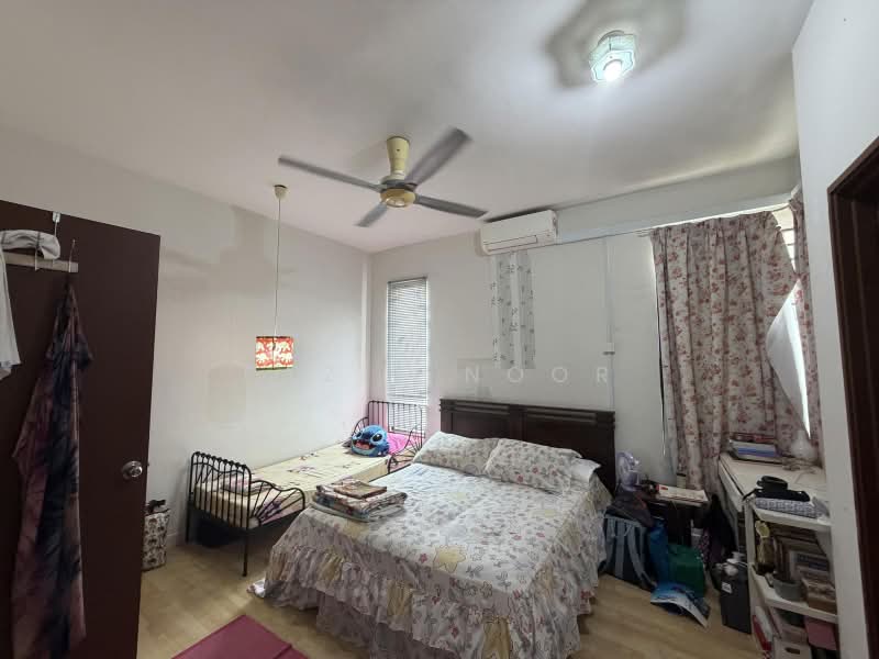 3-storey Terraced House for Sale in Denai Alam (Shah Alam) - Fazie Noor - Bedroom - PropertyGuru.com.my