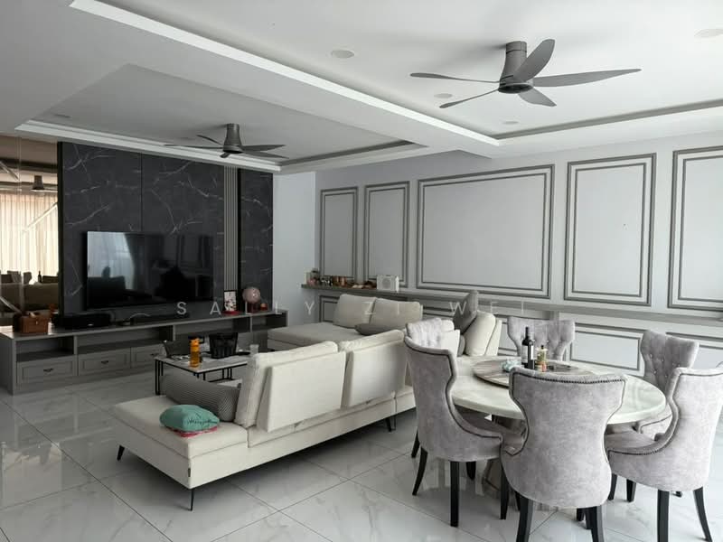 Rumah Kluster untuk Dijual di Taman Mount Austin (Tebrau) - Sally Zi Wei - Living Room - PropertyGuru.com.my