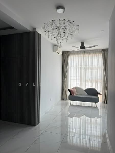 Rumah Kluster untuk Dijual di Taman Mount Austin (Tebrau) - Sally Zi Wei - Living Room - PropertyGuru.com.my