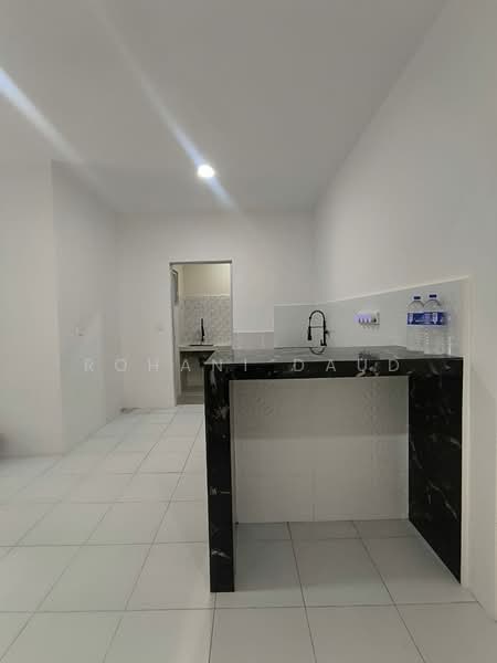 Condominium for Rent at Residensi Sateria - Rohani Daud - Kitchen - PropertyGuru.com.my