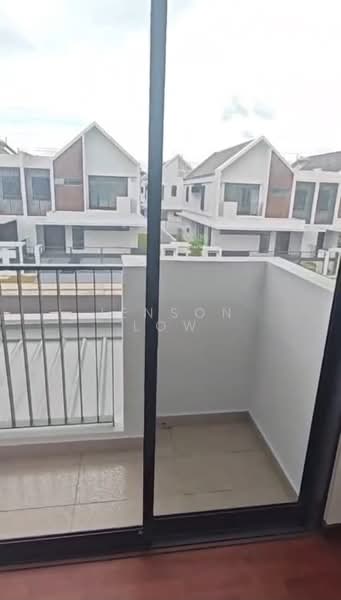 Rumah Berkembar untuk Disewa di Seksyen U17 (Shah Alam) - Jenson Low - Balcony - PropertyGuru.com.my