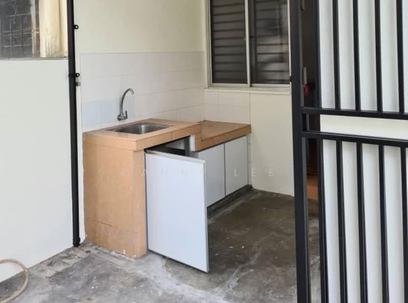 Rumah Teres 2 Tingkat untuk Dijual di Bandar Putra Permai (Seri Kembangan) - Danny Lee - Kitchen - PropertyGuru.com.my