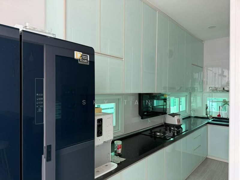 Rumah Kluster untuk Dijual di Taman Mount Austin (Tebrau) - Sky Tan - Kitchen - PropertyGuru.com.my