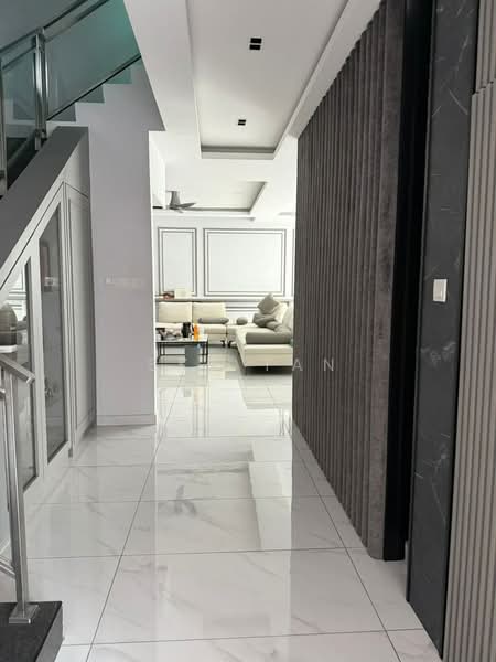Rumah Kluster untuk Dijual di Taman Mount Austin (Tebrau) - Sky Tan - Living Room - PropertyGuru.com.my
