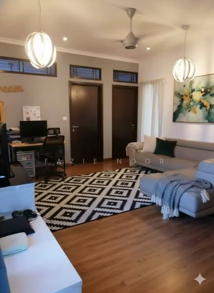 Rumah Teres 3 Tingkat untuk Dijual di Denai Alam (Shah Alam) - Fazie Noor - Living Room - PropertyGuru.com.my