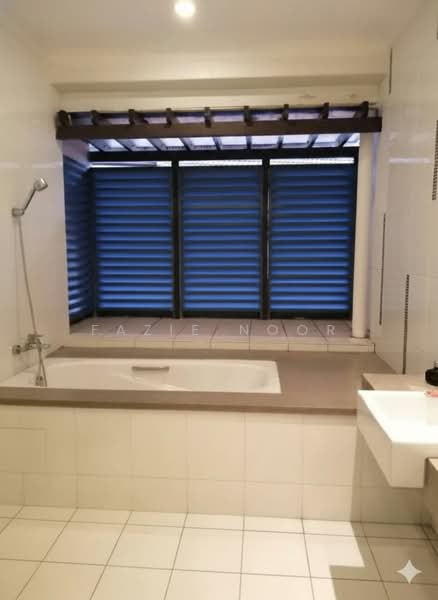 Rumah Teres 3 Tingkat untuk Dijual di Denai Alam (Shah Alam) - Fazie Noor - Bathroom - PropertyGuru.com.my