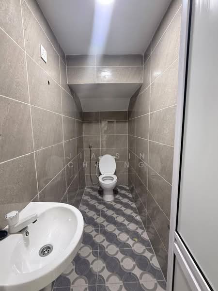 Rumah Teres 2 Tingkat untuk Dijual di Johor Bahru (Johor) - Jia Sin Cheong - Bathroom - PropertyGuru.com.my