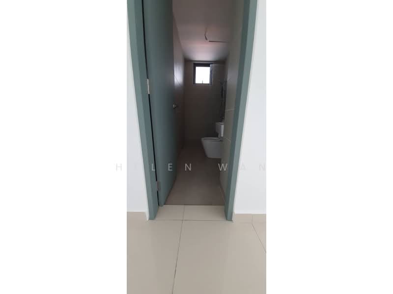 Kediaman Servis untuk Dijual di Fortune Centra - Helen Wan - Bathroom - PropertyGuru.com.my