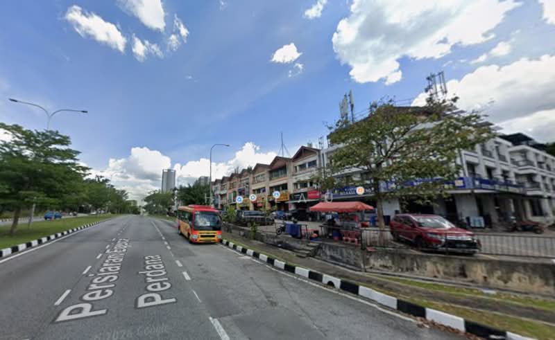 Shop for Rent in Bandar Putra Permai (Seri Kembangan) - HL Lau - Exterior - PropertyGuru.com.my