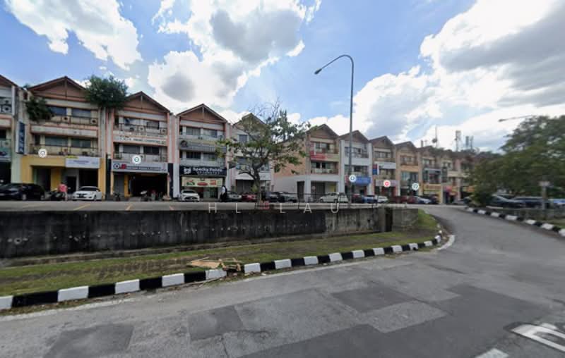 Shop for Rent in Bandar Putra Permai (Seri Kembangan) - HL Lau - Exterior - PropertyGuru.com.my