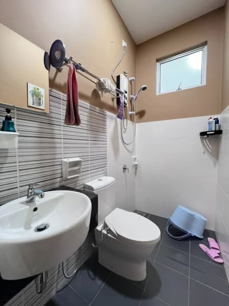 Rumah Teres 2 Tingkat untuk Disewa di Iskandar Puteri (Nusajaya) (Johor) - Yoland . - Bathroom - PropertyGuru.com.my