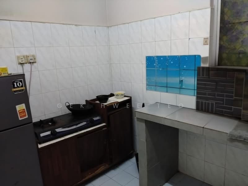 Service Residence for Sale at Brunsfield Riverview - Gek Hwee Teo - Kitchen - PropertyGuru.com.my
