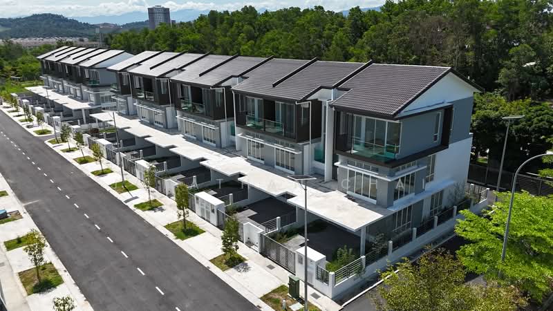 2.5-storey Terraced House for Sale in Saujana Rawang (Rawang) - Jonathan Chai - Exterior - PropertyGuru.com.my