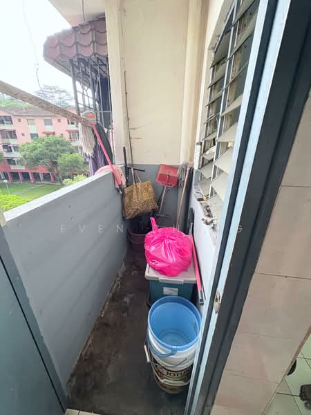 Pangsapuri untuk Dijual di Pangsapuri Suakasih - Even Chong - Balcony - PropertyGuru.com.my