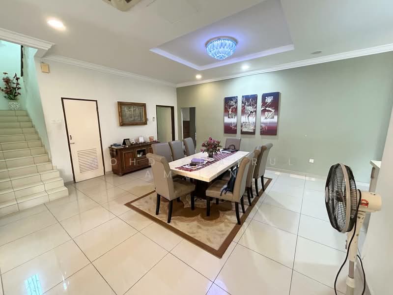 Bungalow for Sale in Desa Pinggiran Putra (Dengkil) - Mohd Khairul Amilin - Dining Room - PropertyGuru.com.my