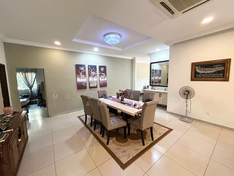 Bungalow for Sale in Desa Pinggiran Putra (Dengkil) - Mohd Khairul Amilin - Dining Room - PropertyGuru.com.my