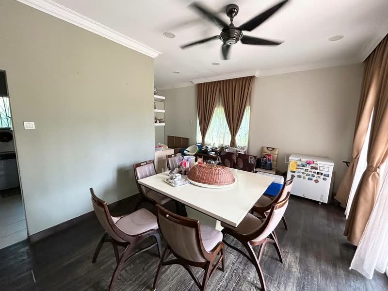 Bungalow for Sale in Desa Pinggiran Putra (Dengkil) - Mohd Khairul Amilin - Dining Room - PropertyGuru.com.my