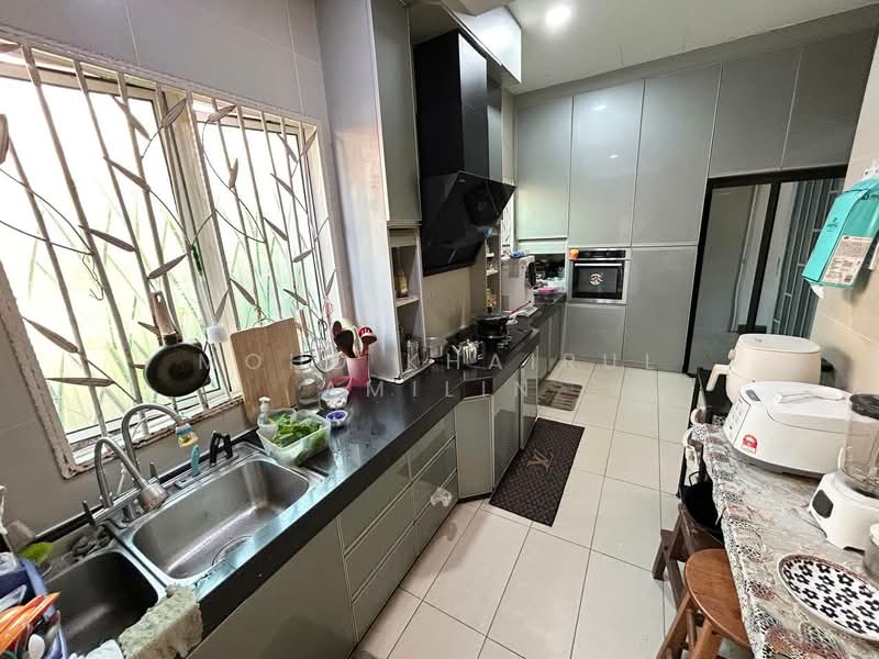 Bungalow for Sale in Desa Pinggiran Putra (Dengkil) - Mohd Khairul Amilin - Kitchen - PropertyGuru.com.my