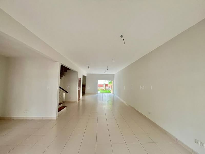 2-storey Terraced House for Sale in Denai Alam (Shah Alam) - Hazwan Hilmi - Living Room - PropertyGuru.com.my