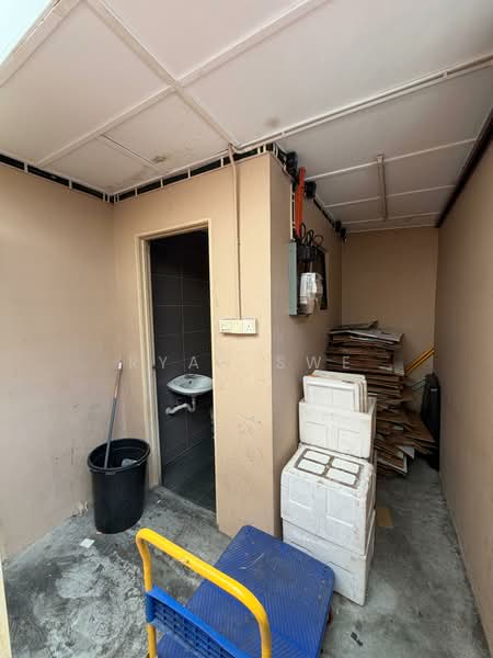 Shop for Rent in Taman Jinjang Baru (Batu) - Ryan Swe - Bathroom - PropertyGuru.com.my