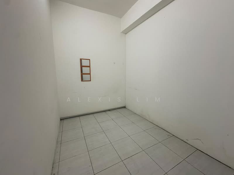 Shop / Office for Rent in Bandar Bukit Tinggi (Klang) - Alexis Lim - Interior - PropertyGuru.com.my