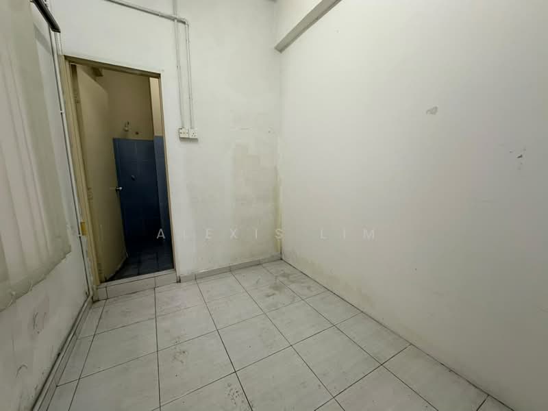 Shop / Office for Rent in Bandar Bukit Tinggi (Klang) - Alexis Lim - Interior - PropertyGuru.com.my