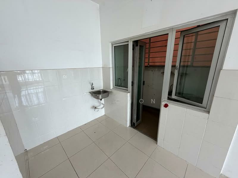 Service Residence for Sale at Saville @ Kajang - Kent Chong - Kitchen - PropertyGuru.com.my