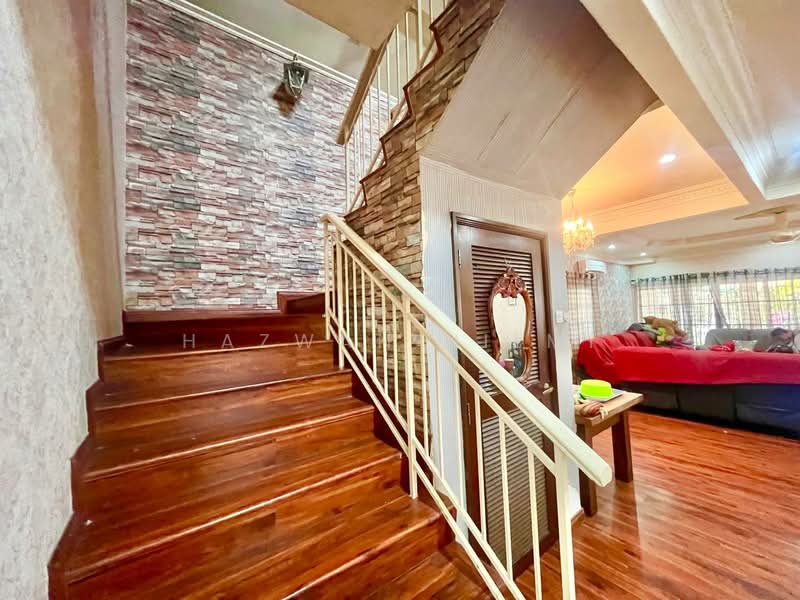 Rumah Berkembar untuk Dijual di Bandar Nusaputra (Puchong) - Hazwan Hilmi - Living Room - PropertyGuru.com.my