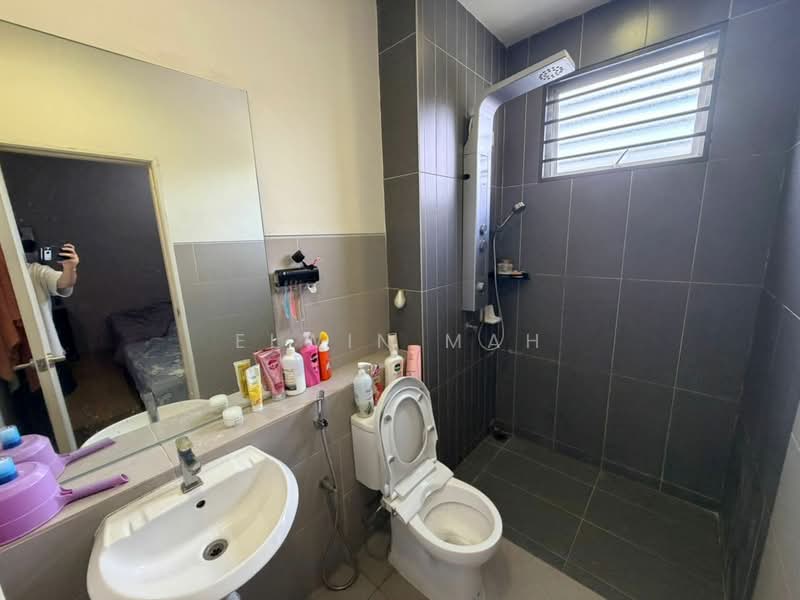 2-storey Terraced House for Sale in Bandar Country Homes (Rawang) - Elwin Mah - Bathroom - PropertyGuru.com.my