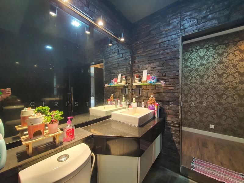 Condominium for Sale at Tropika Paradise Condominium - Christina Lesslar - Bathroom - PropertyGuru.com.my