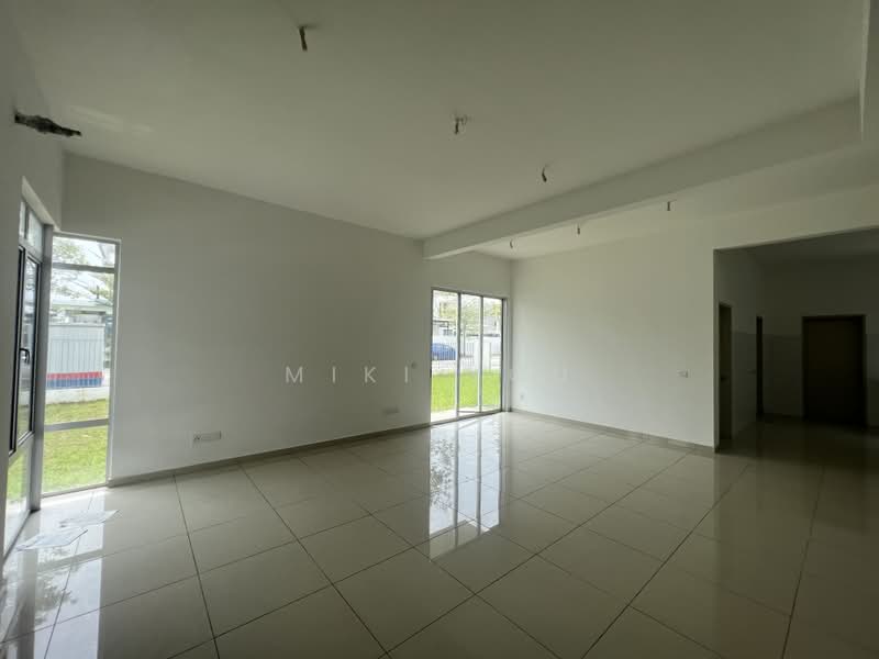 2-storey Terraced House for Sale in Bandar Rimbayu (Telok Panglima Garang) - Miki You - Living Room - PropertyGuru.com.my