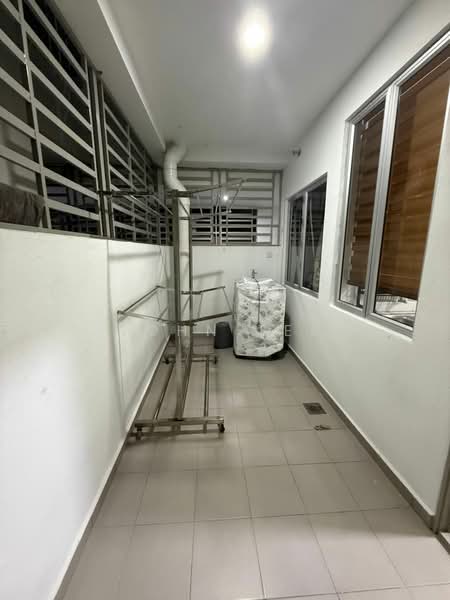 Pangsapuri untuk Disewa di The Venus (Pangsapuri Sejati) - John Tee - Balcony - PropertyGuru.com.my